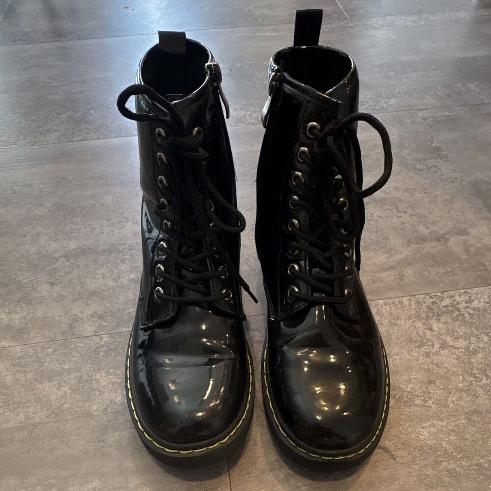Charlotte Russe Patent Vegan Leather Combat Ankle Boots Laces & Side Zipper 7M
